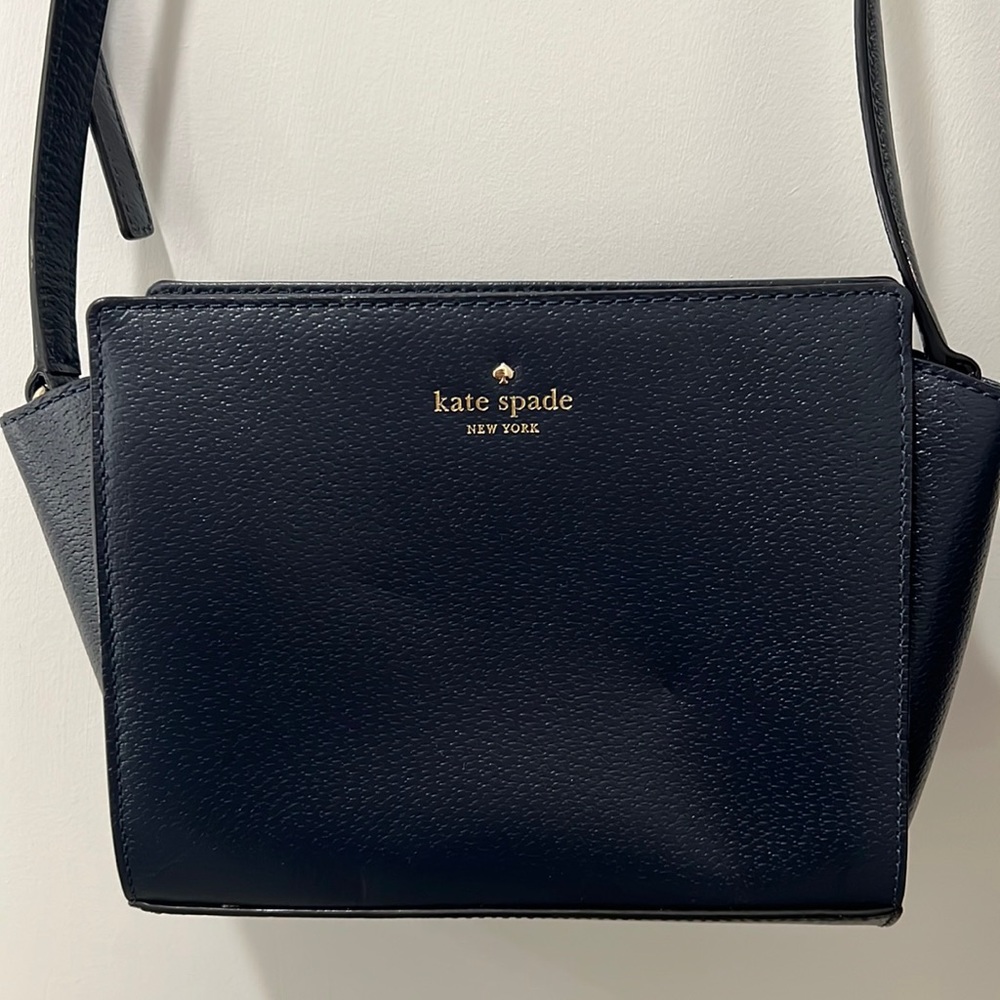 Kate Spade Purse. Dark Navy Blue. Never used. Excellent condition!